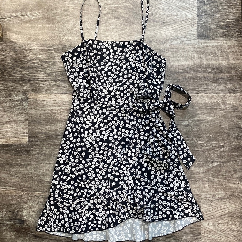 Black & white flowered wrap sun dress